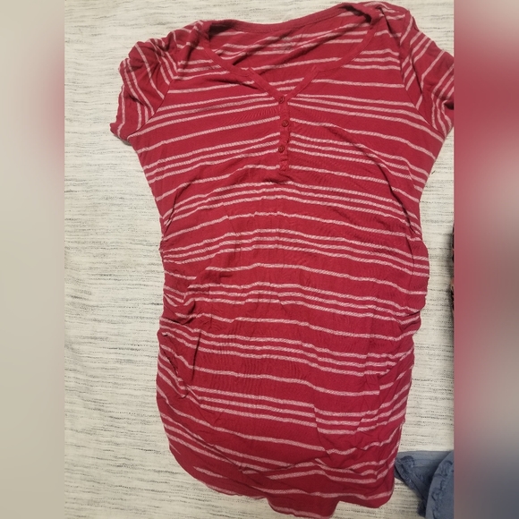 Form fitting Motherhood top - Picture 4 of 4